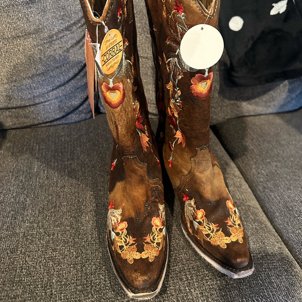 Corral Chocolate Lamb Floral Embroidered Boot